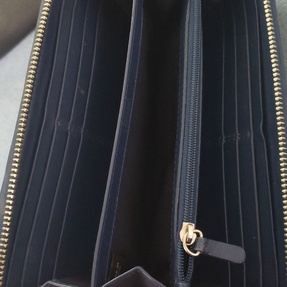 Coach Wallet - Picture 4 of 8